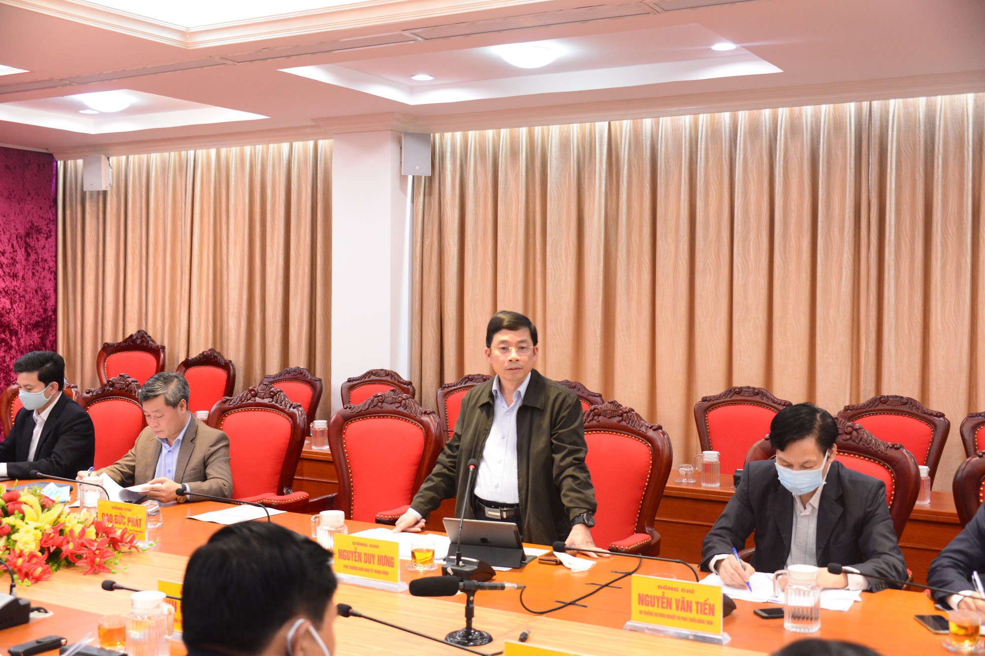 Ông Nguyễn Duy Hưng: Nông nghiệp, nông dân, nông thôn có vị trí chiến lược - Ảnh 3. Ông Nguyễn Duy Hưng: Nông nghiệp, nông dân, nông thôn có vị trí chiến lược - Ảnh 3.
