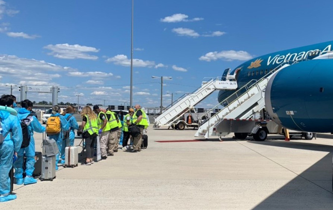 Khi nào có thể mua vé của Vietnam Airlines bay từ Mỹ về Việt Nam? - Ảnh 1.