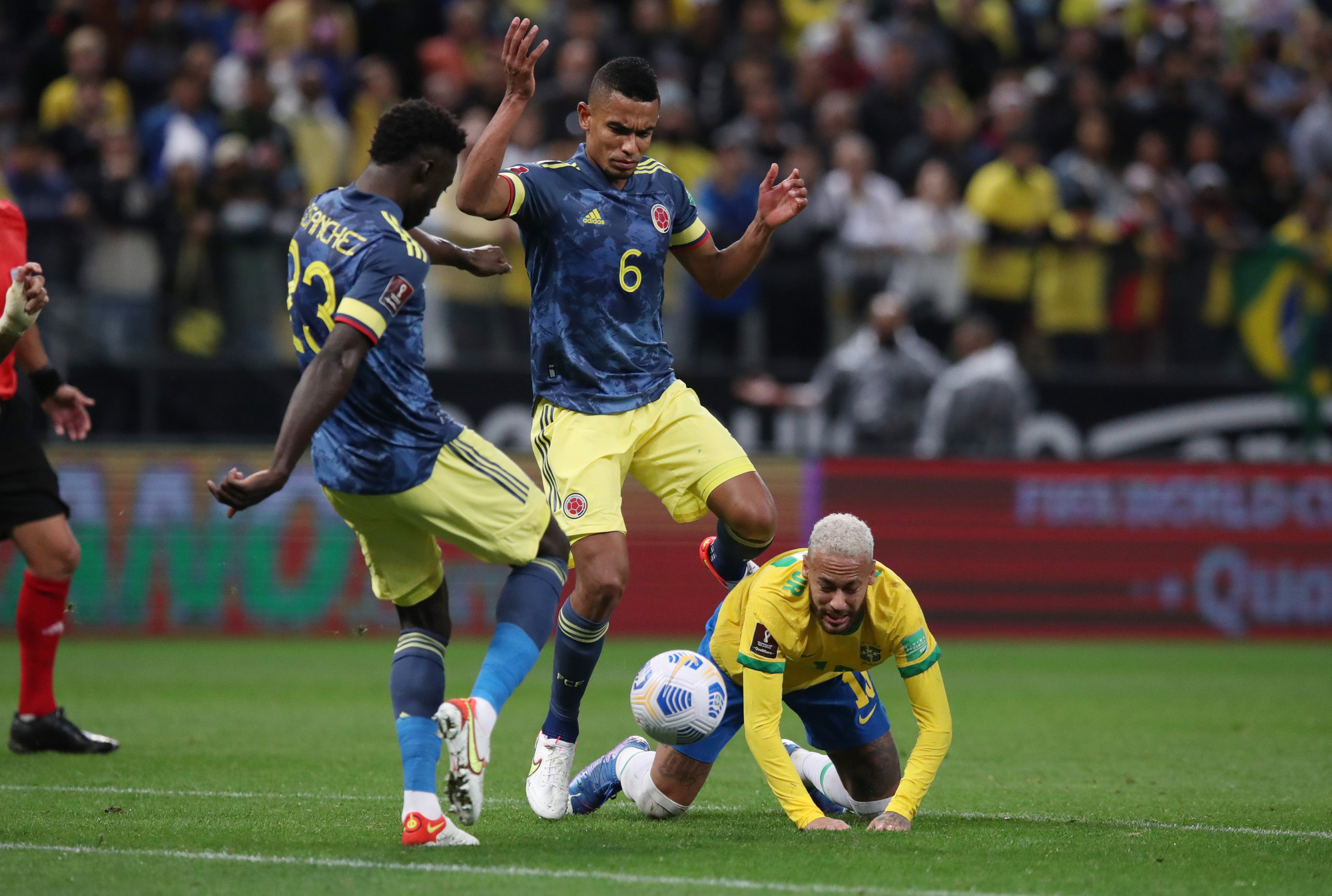 Brazil giành suất vé Nam Mỹ đầu tiên dự World Cup 2022 - Ảnh 4.