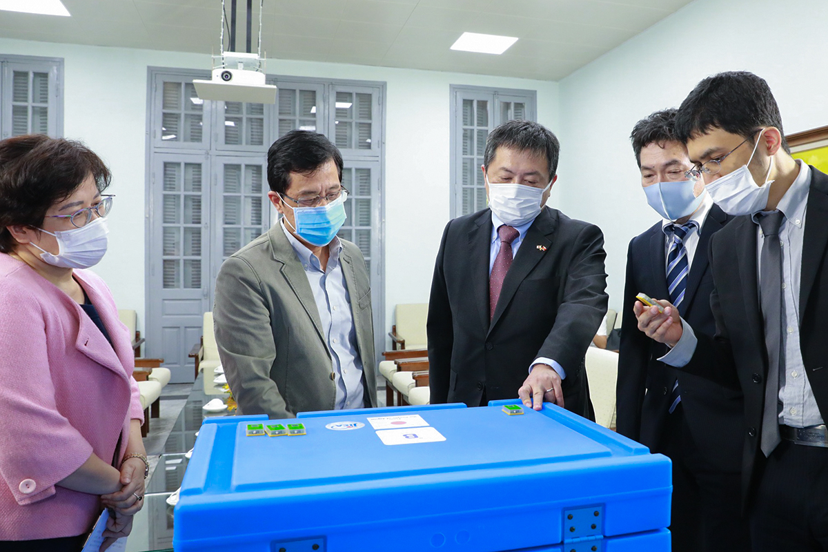 JICA tặng Việt Nam thêm 1.600 hòm lạnh bảo quản vắc-xin trị giá 20 tỉ đồng - Ảnh 2. JICA tặng Việt Nam thêm 1.600 hòm lạnh bảo quản vắc-xin trị giá 20 tỉ đồng - Ảnh 2.