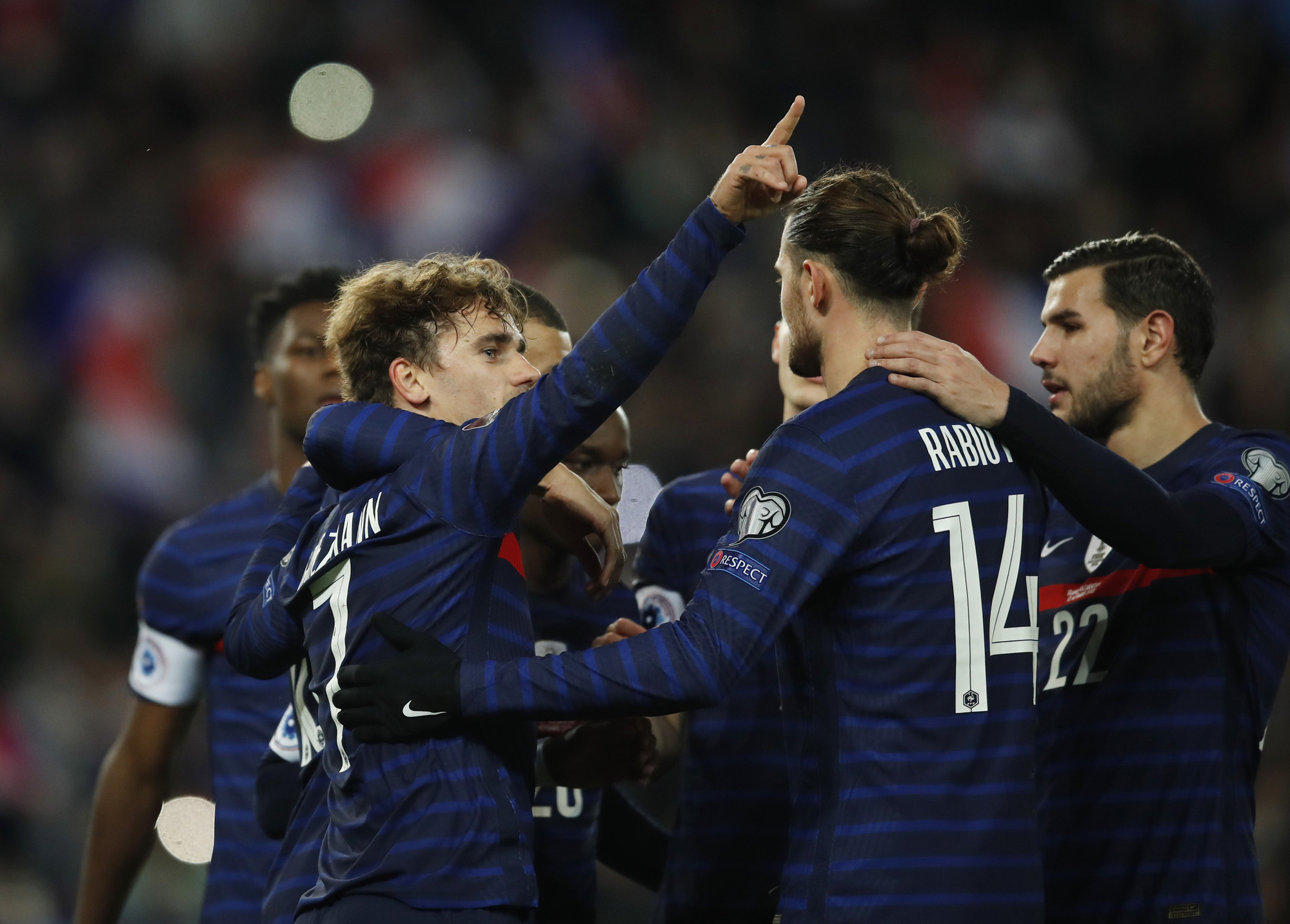 Đại thắng 8-0 Kazakhstan, Pháp giành vé đến World Cup - Ảnh 9.