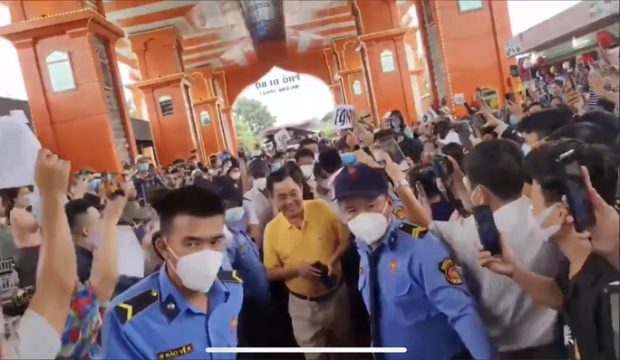 Ná»™i dung phát ngôn trong livestream cá»§a bà Phương Hằng có dấu hiệu vi phạm pháp luáºt - Ảnh 2. Ná»™i dung phát ngôn trong livestream cá»§a bà Phương Hằng có dấu hiệu vi phạm pháp luáºt - Ảnh 2.