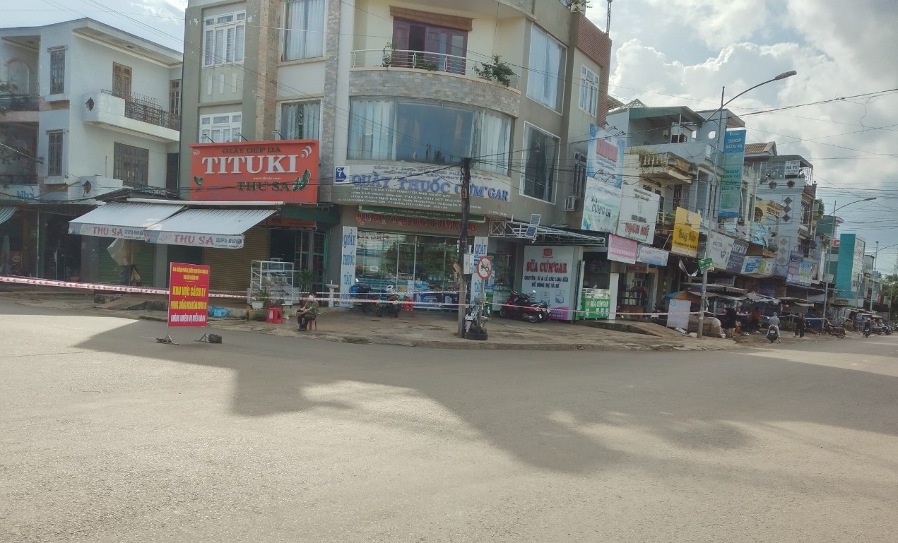 Đắk Lắk: Hàng chục tiểu thương mắc Covid-19, phong tỏa khu chợ và 84 hộ dân - Ảnh 1. Đắk Lắk: Hàng chục tiểu thương mắc Covid-19, phong tỏa khu chợ và 84 hộ dân - Ảnh 1.
