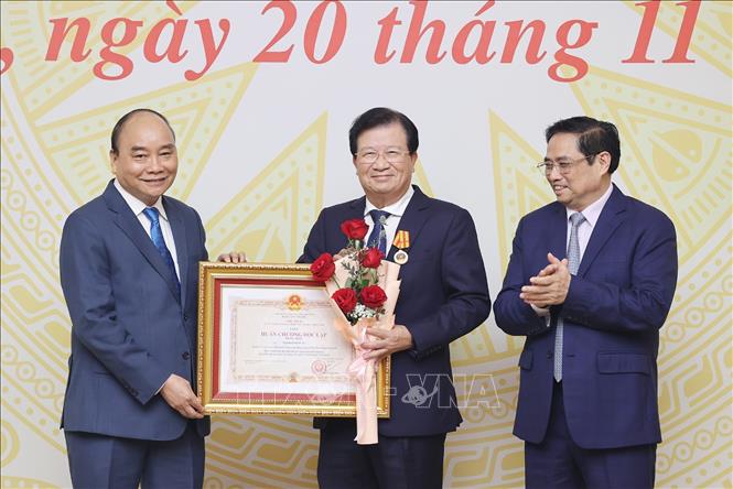 Khen thưởng, trao quyết định nghỉ hưu cho 10 Ủy viên Trung ương khóa XII khối ChÃnh phá»§ - Ảnh 1. Khen thưởng, trao quyết định nghỉ hưu cho 10 Ủy viên Trung ương khóa XII khối ChÃnh phá»§ - Ảnh 1.