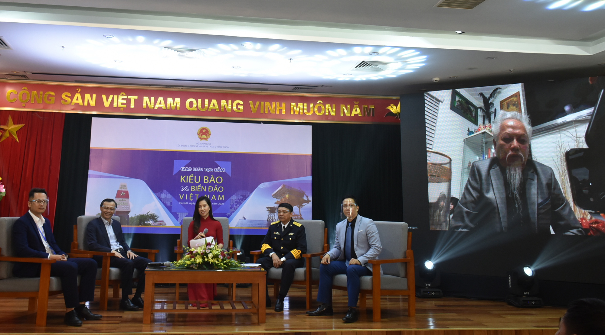 Kiá»u bà o Mỹ: Chuyến Ä‘i Trưá»ng Sa đánh dấu khúc chuyển trong cuá»™c Ä‘á»i hoạt động chÃnh trị cá»§a tôi - Ảnh 4. Kiá»u bà o Mỹ: Chuyến Ä‘i Trưá»ng Sa đánh dấu khúc chuyển trong cuá»™c Ä‘á»i hoạt động chÃnh trị cá»§a tôi - Ảnh 4.