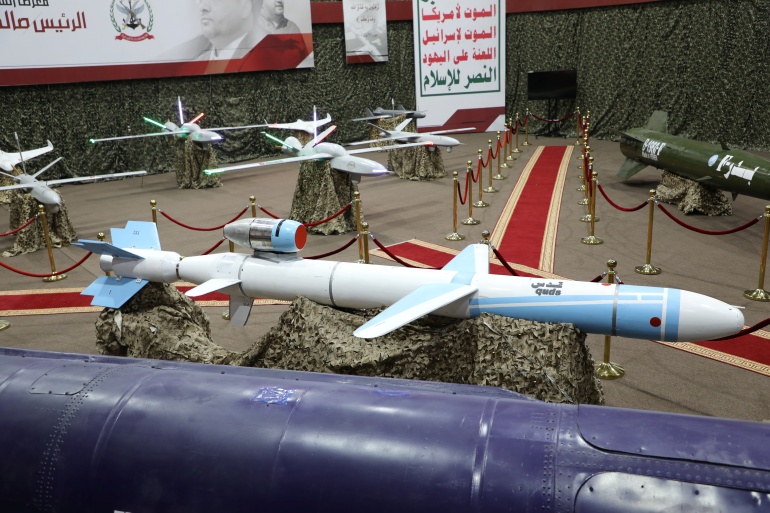 Houthi bắn hạ 14 máy bay không người lái, tấn công nhiều mục tiêu ở Ả Rập Saudi - Ảnh 1. Houthi bắn hạ 14 máy bay không người lái, tấn công nhiều mục tiêu ở Ả Rập Saudi - Ảnh 1.