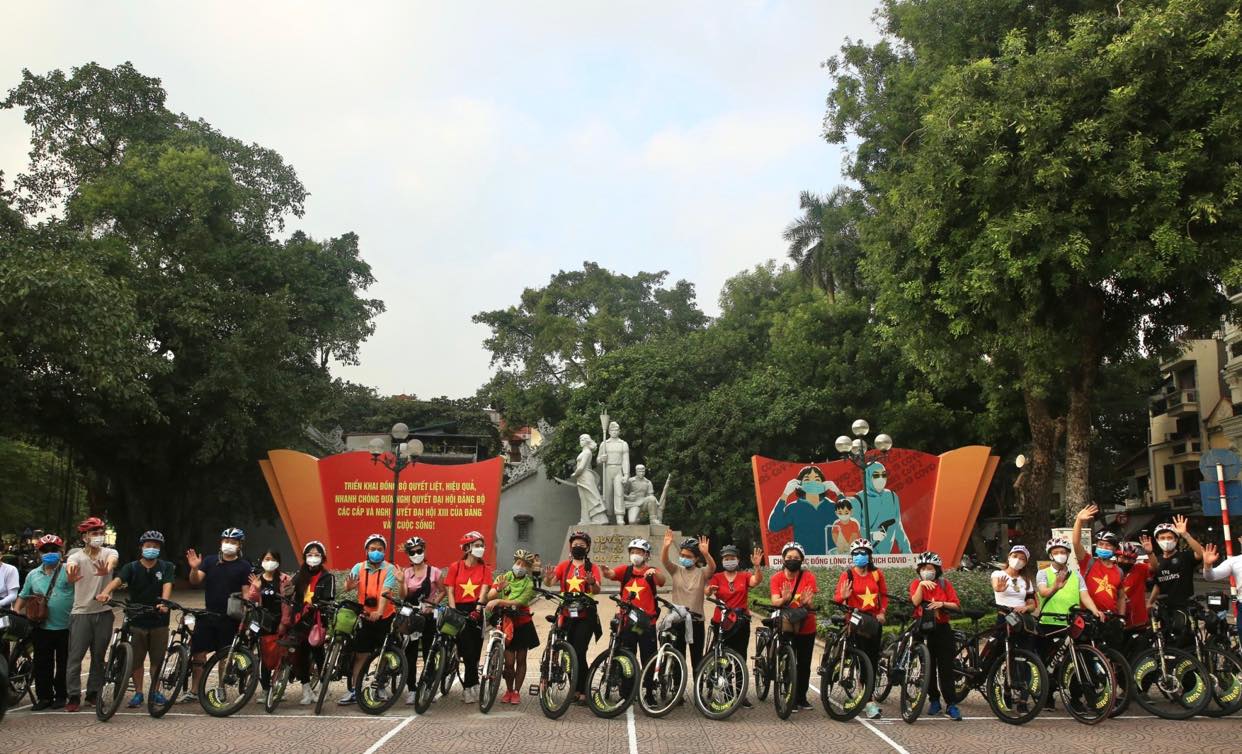 Khám phá Hà Nội khác biệt, mới lạ bằng xe đạp - Ảnh 2. Khám phá Hà Nội khác biệt, mới lạ bằng xe đạp - Ảnh 2.