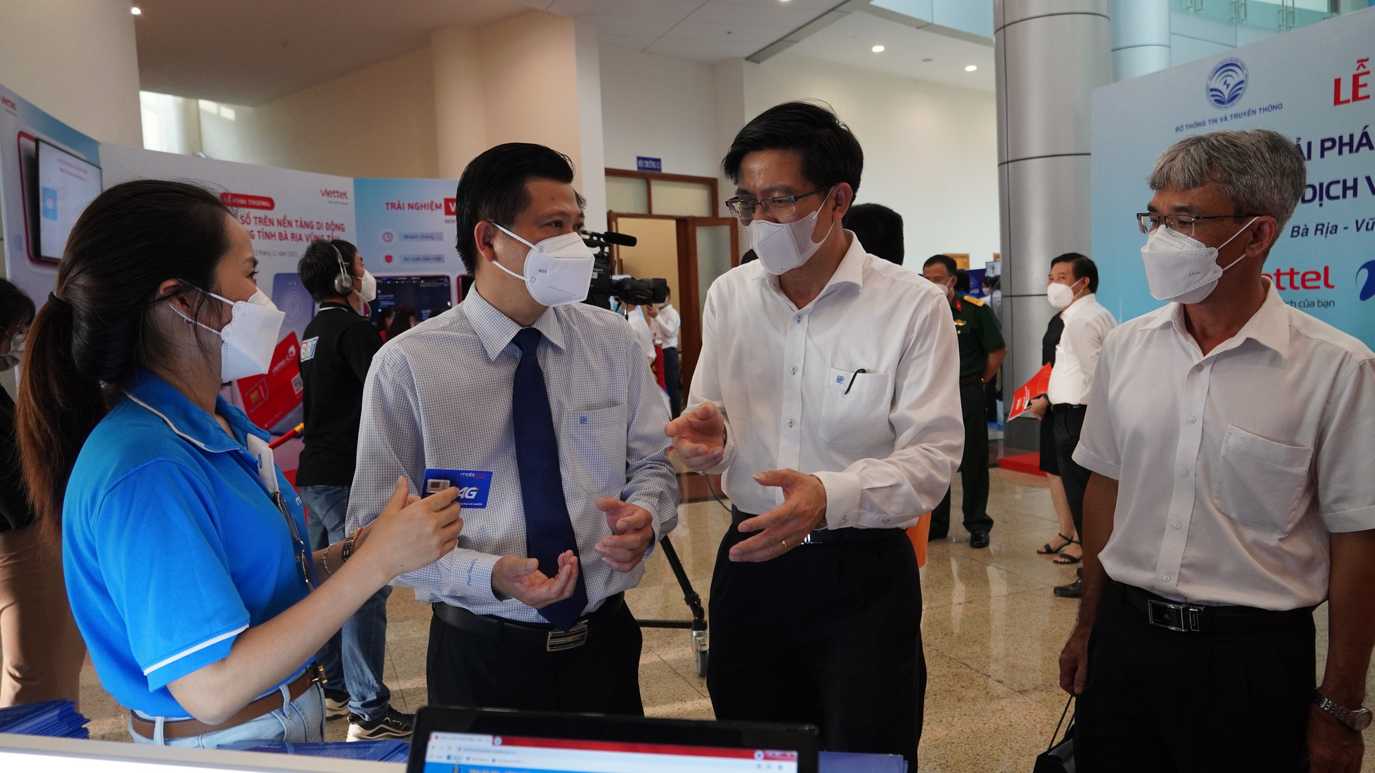 Tỉnh đầu tiên tích hợp giải pháp ký số trên nền tảng di động vào cổng dịch vụ công - Ảnh 1. Tỉnh đầu tiên tích hợp giải pháp ký số trên nền tảng di động vào cổng dịch vụ công - Ảnh 1.