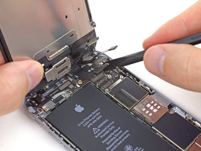 Apple bán linh kiện iPhone cho người dùng tự sửa