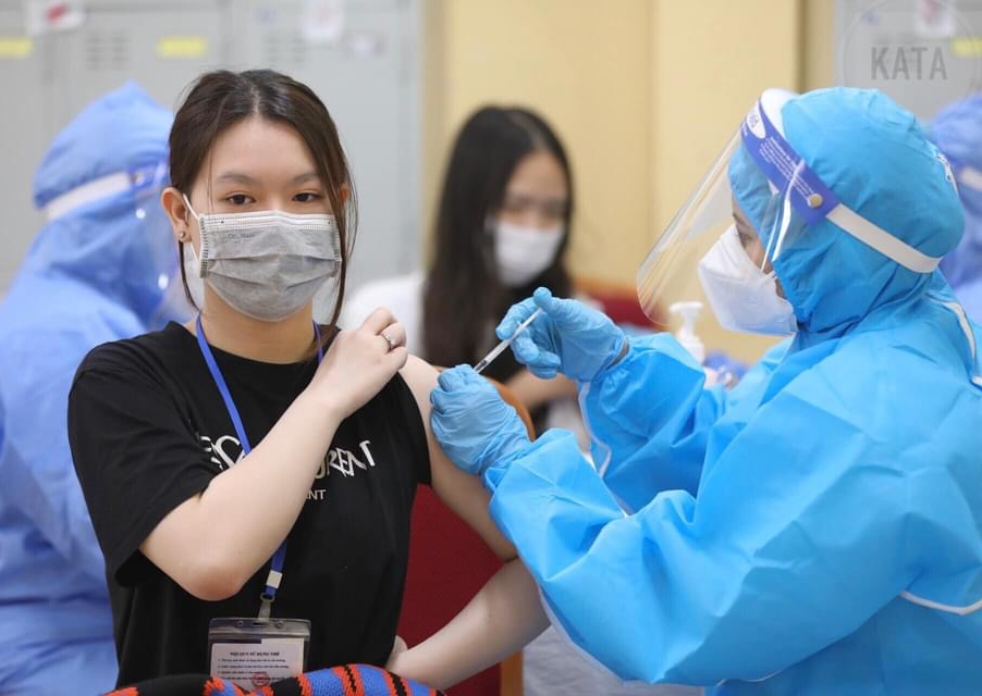 Ngà y 25-11, thêm 5.627 ngưá»i khá»i bệnh, 12.450 ca Covid-19 - Ảnh 2. Ngà y 25-11, thêm 5.627 ngưá»i khá»i bệnh, 12.450 ca Covid-19 - Ảnh 2.