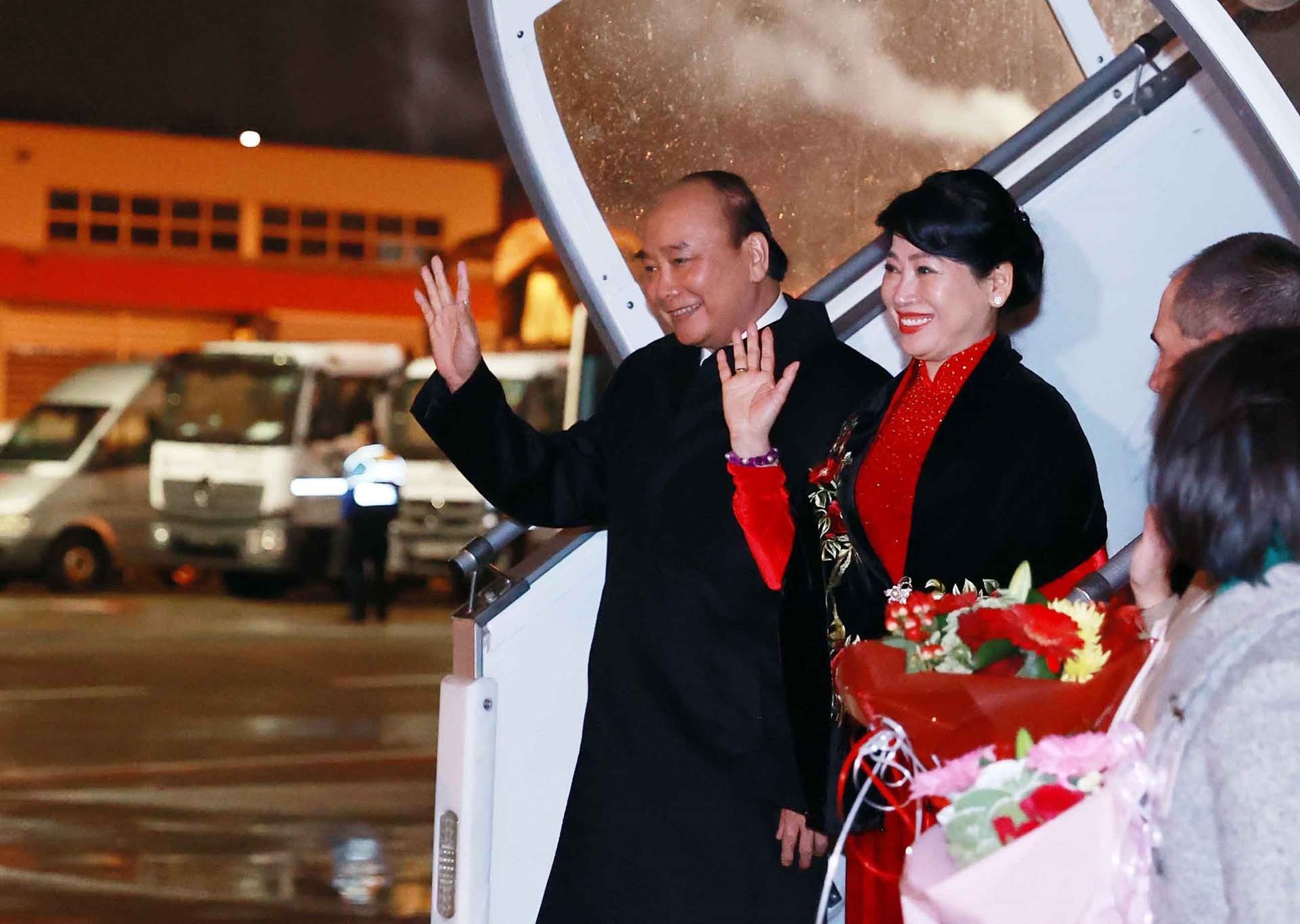 Chá»§ tịch nước Nguyá»…n Xuân Phúc đến Geneva, bắt đầu thăm chÃnh thức Thụy Sỹ - Ảnh 1. Chá»§ tịch nước Nguyá»…n Xuân Phúc đến Geneva, bắt đầu thăm chÃnh thức Thụy Sỹ - Ảnh 1.