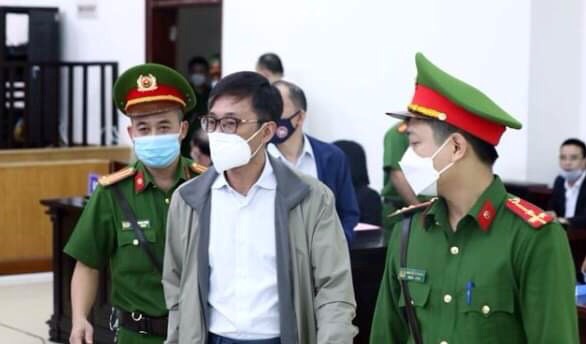 Bị cáo Nguyễn Duy Linh, cựu phó tổng cục trưởng Tổng cục Tình báo, bị tuyên án 14 năm tù - Ảnh 2.