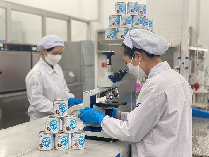 Xuất khẩu của Vinamilk “thử lửa” Covid-19 nhờ uy tín và bản lĩnh trên thương trường - Ảnh 9. Xuất khẩu của Vinamilk “thử lửa” Covid-19 nhờ uy tín và bản lĩnh trên thương trường - Ảnh 9.