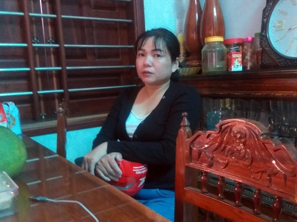 Thương lái tung chiêu độc bị ngưá»i dân vây giữ, giao công an xá» lý - Ảnh 1. Thương lái tung chiêu độc bị ngưá»i dân vây giữ, giao công an xá» lý - Ảnh 1.