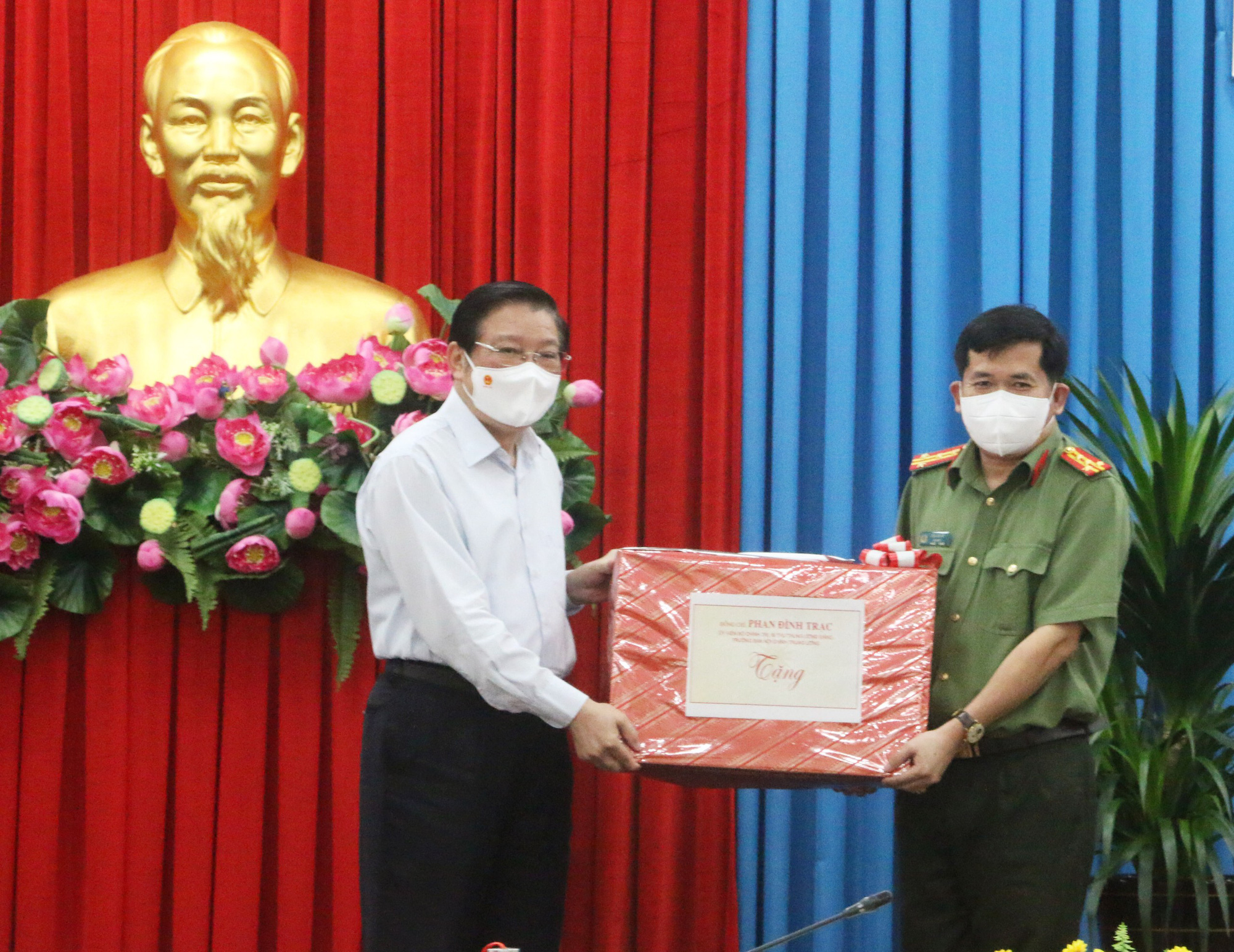 An Giang cần đẩy nhanh tiến độ Ä‘iá»u tra các vụ án lá»›n - Ảnh 3. An Giang cần đẩy nhanh tiến độ Ä‘iá»u tra các vụ án lá»›n - Ảnh 3.