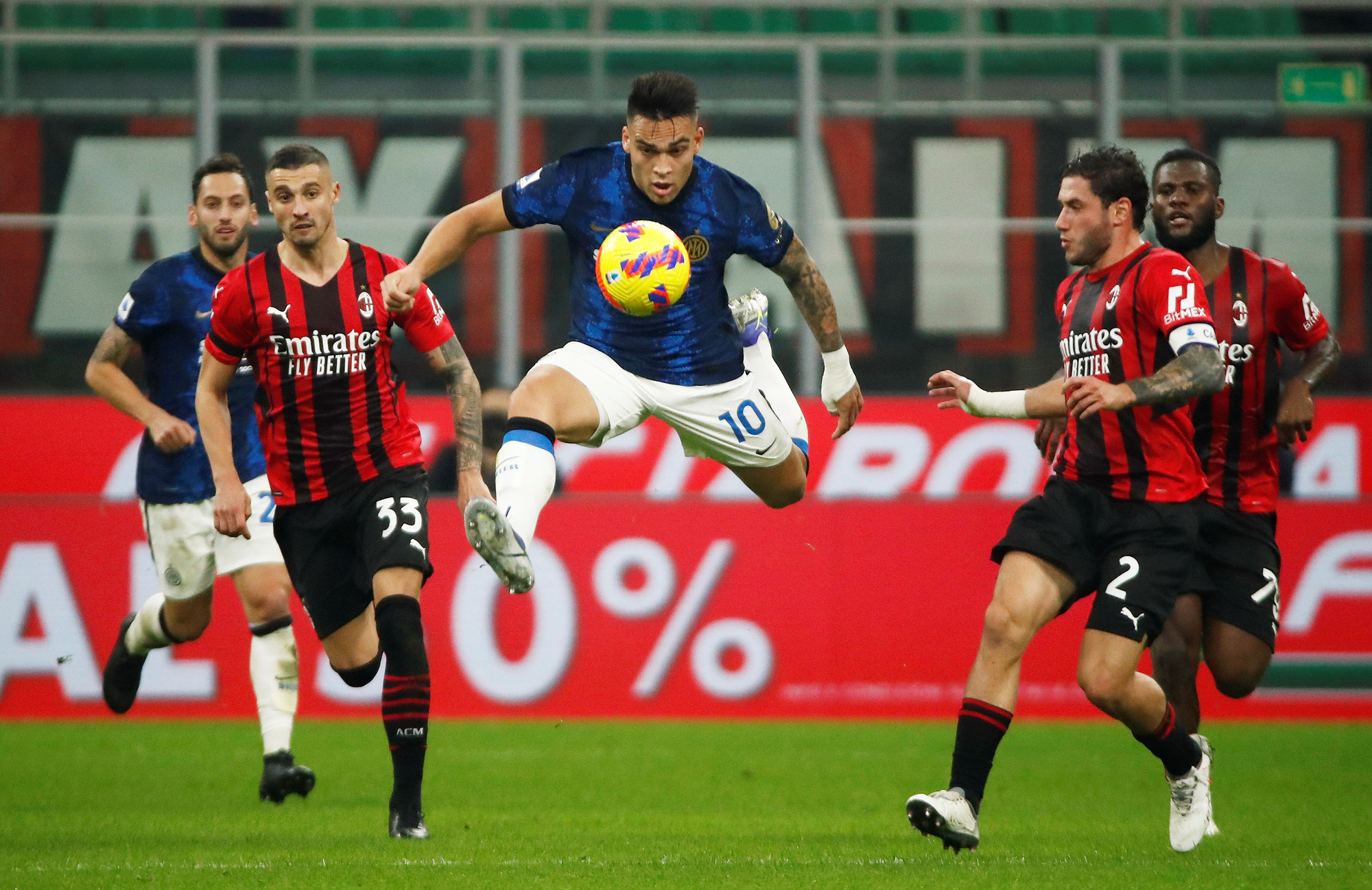 Bị Inter Milan cầm hòa, AC Milan vuột cơ hội dẫn đầu bảng Serie A - Ảnh 1.