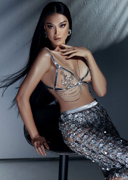 Trước ngày thi Hoa hậu Hoàn vũ 2021, á hậu Kim Duyên tung ảnh hở bạo - Ảnh 2.