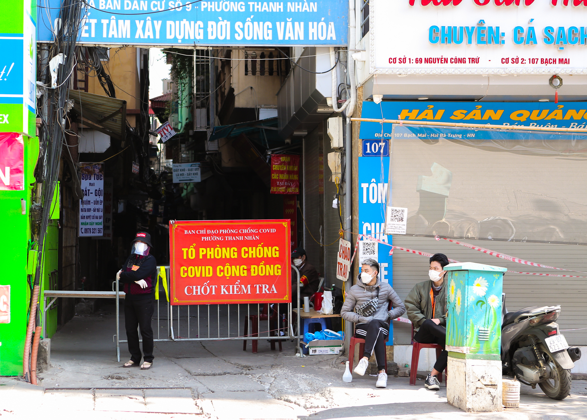 CLIP: Thêm một quận của Hà Nội cho phép các quán ăn chỉ bán hàng mang về - Ảnh 11.