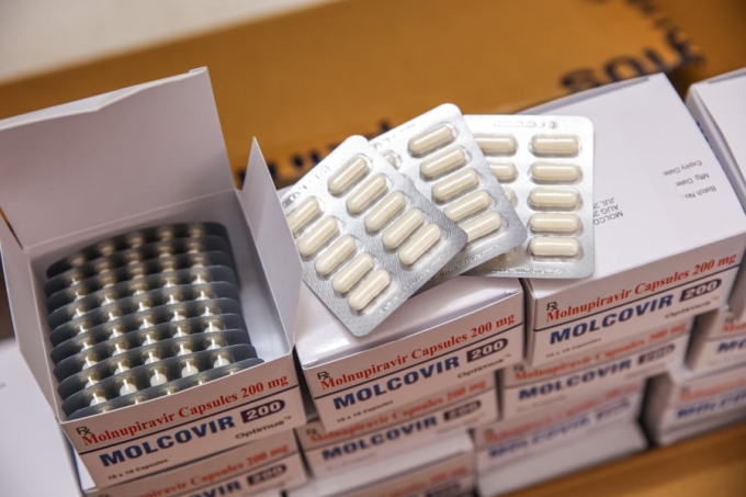 Bộ Y tế đã phân bổ 300.000 liều thuốc Molnupiravir cho 46 tỉnh, thành - Ảnh 1.