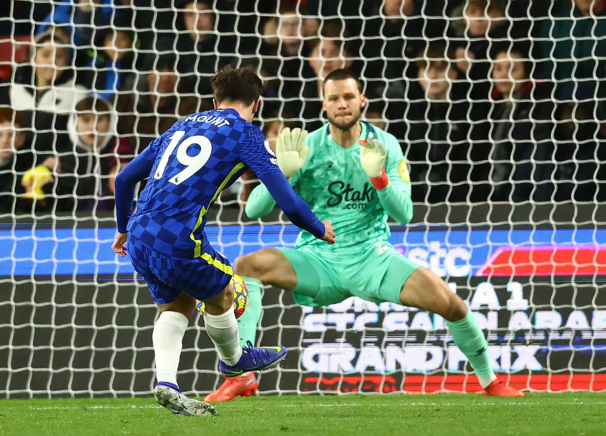 Mason Mount có phải là cầu thủ trẻ duy nhất có trận đấu thứ 100 tại Premier League cho The Blues (phần 1)