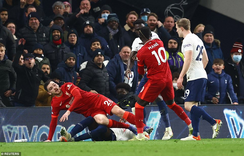 Thẻ phạt phá nát đại chiến, Liverpool mất điểm trước Tottenham - Ảnh 10.