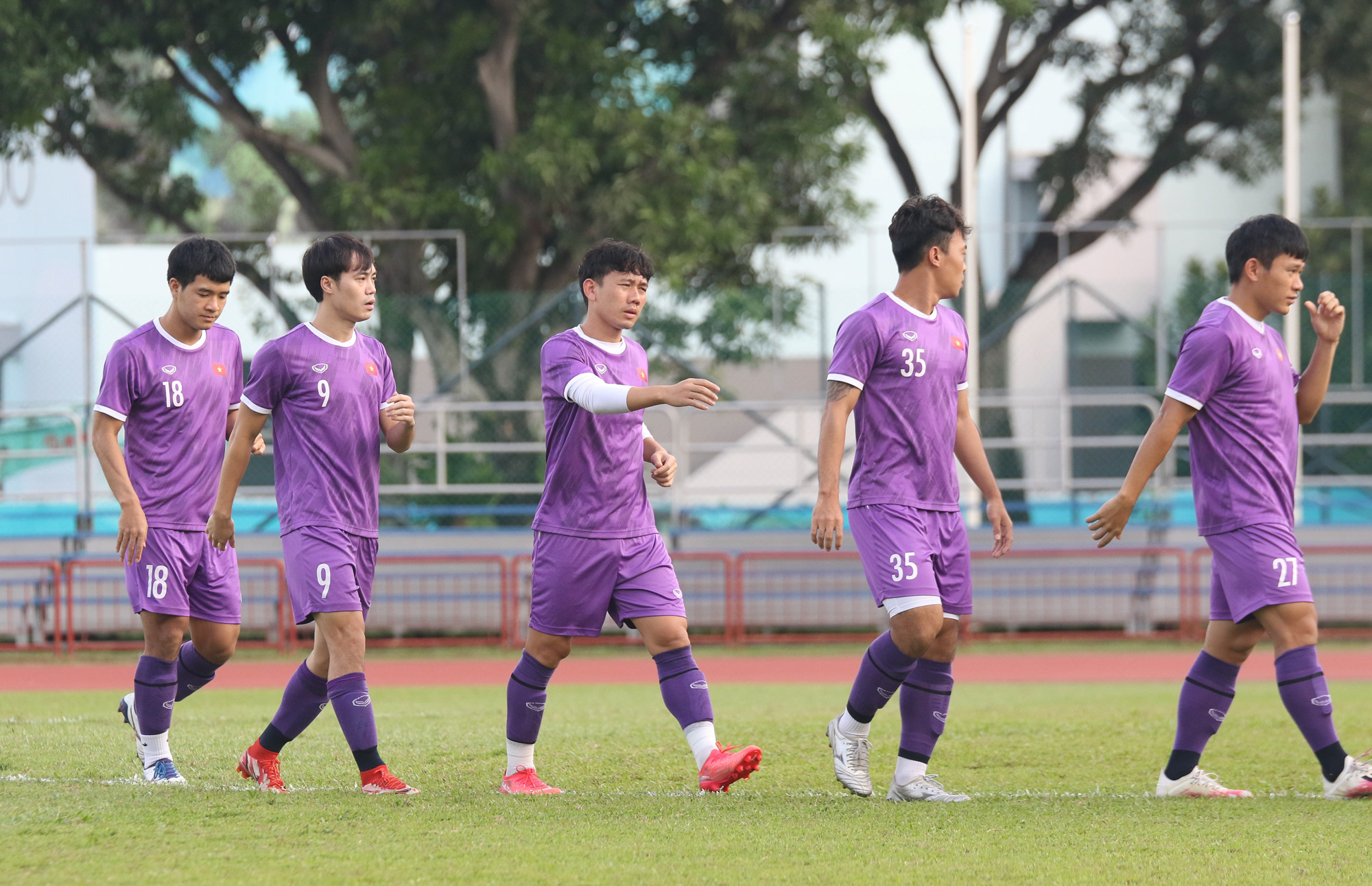 CLIP: HLV Park Hang-seo và các tuyển thủ sẵn sàng cho trận gặp Thái Lan ở bán kết AFF Cup 2020 - Ảnh 8.