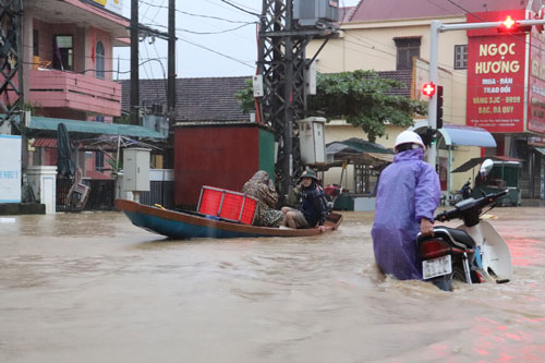 Xử lý ngập lụt cho 2 huyện ở Quảng Bình - Ảnh 1.