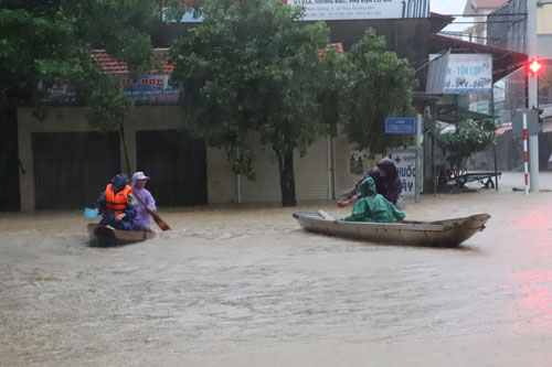 Xử lý ngập lụt cho 2 huyện ở Quảng Bình - Ảnh 2.