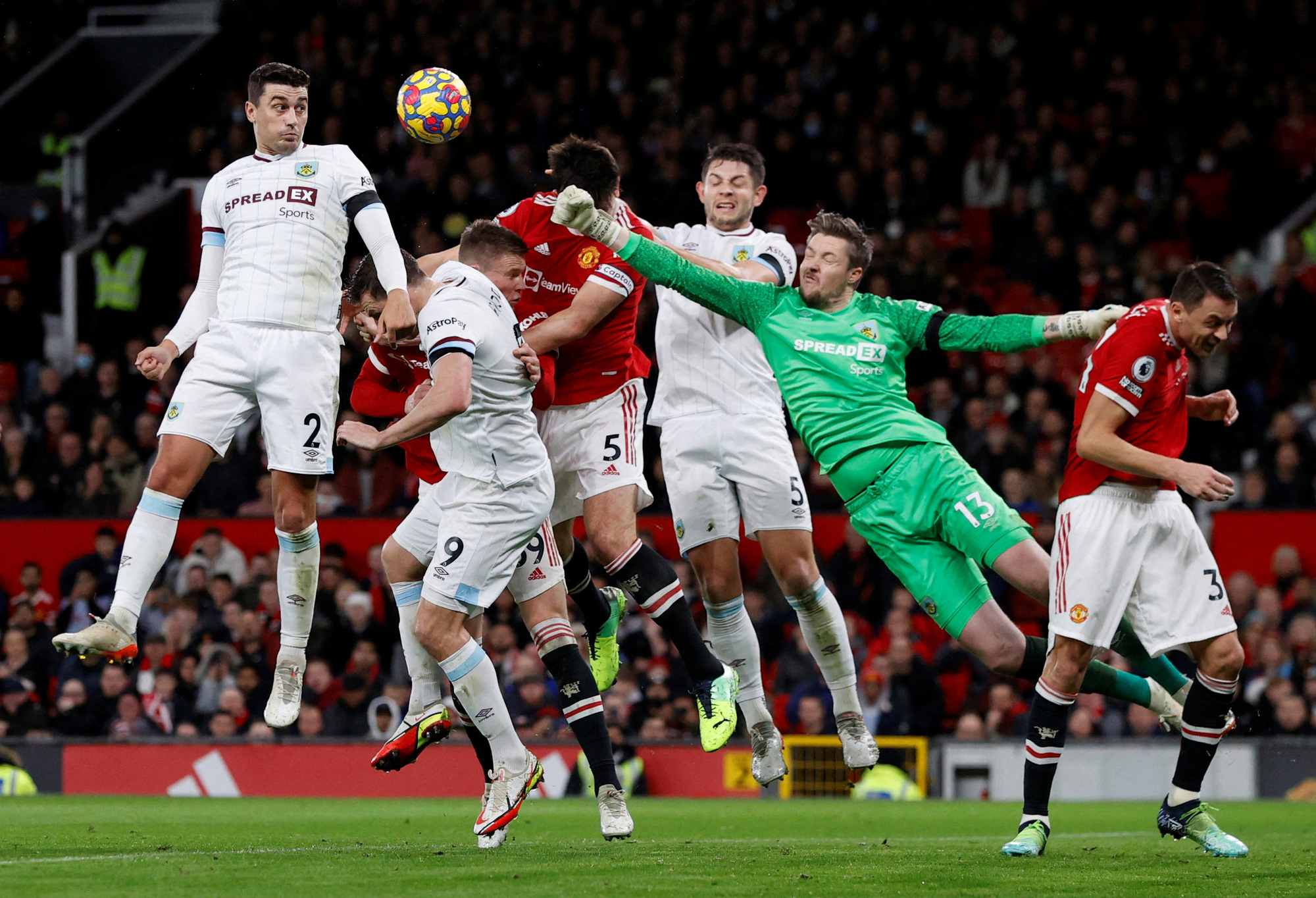 Man United thắng đậm sân nhà, mừng sinh nhật Sir Alex - Ảnh 8.