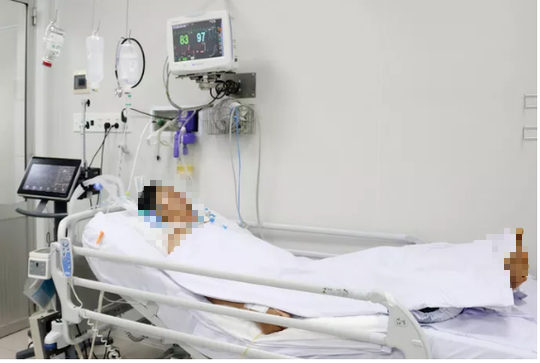 Sở Y tế TP HCM thông tin khẩn về 1 người chết, 2 người nguy kịch nghi do pate chay - Ảnh 1.