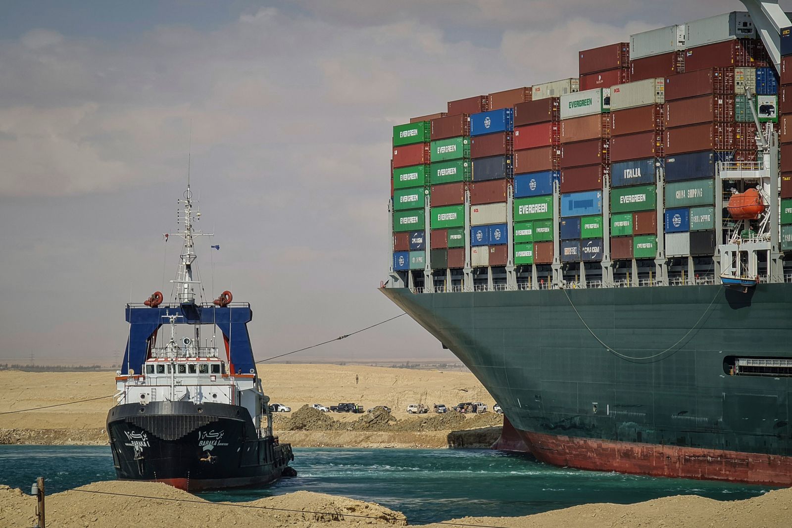 Toàn cảnh giải cứu siêu tàu mắc cạn trên kênh đào Suez - Ảnh 6.
