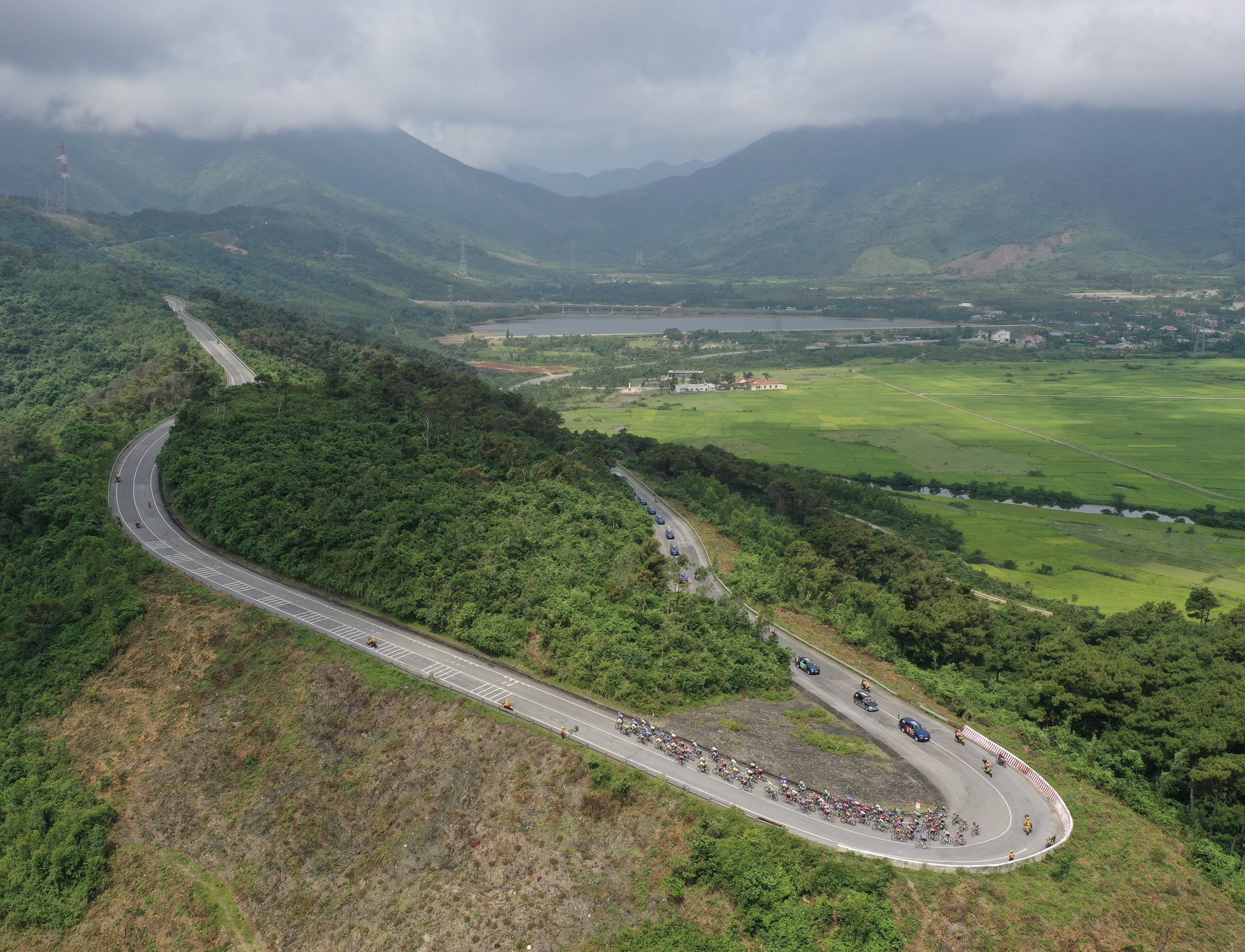 Văn Dương tạm khoác áo đỏ - Ảnh 1.