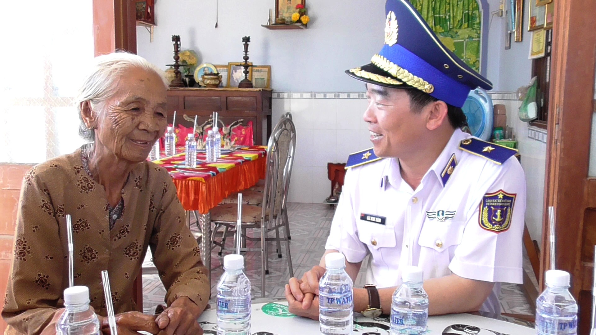 Cảnh sát biển tổ chức nhiều hoạt động ở Tiền Giang - Ảnh 1.