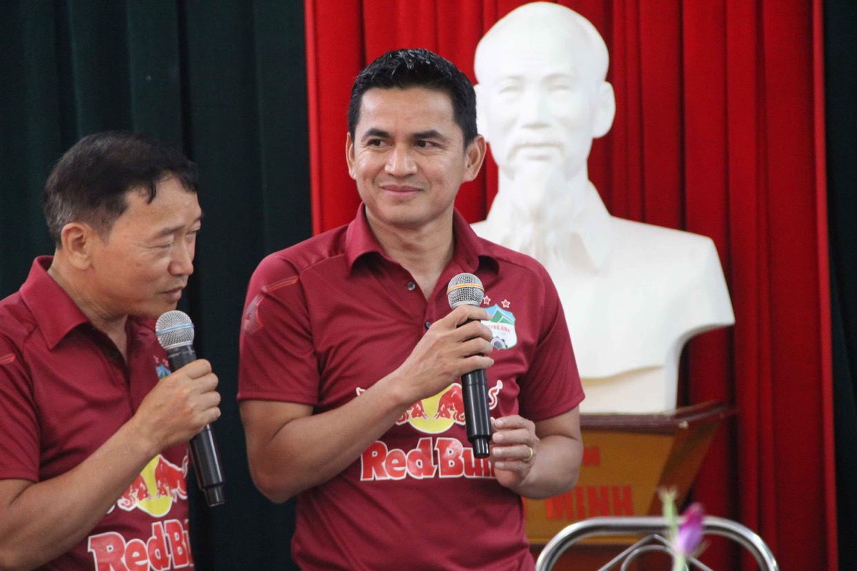HAGL tặng gần 120 triệu đồng tiền bán áo đấu của Lương Xuân Trường cho Làng SOS Thanh Hóa - Ảnh 6.
