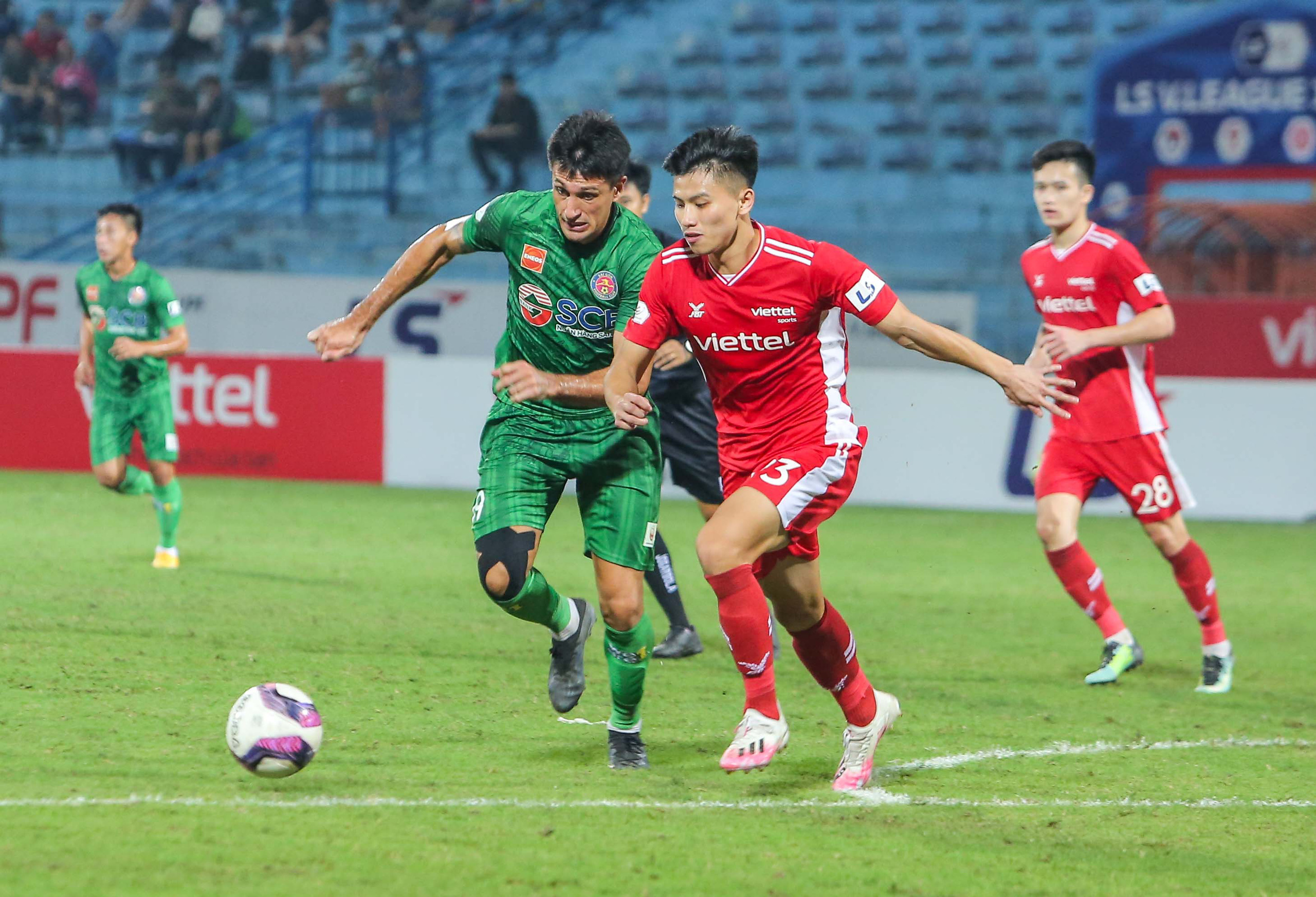 HLV Trương Việt Hoàng: Tiền vệ Daisuke Matsui là điểm yếu của CLB Sài Gòn - Ảnh 14.