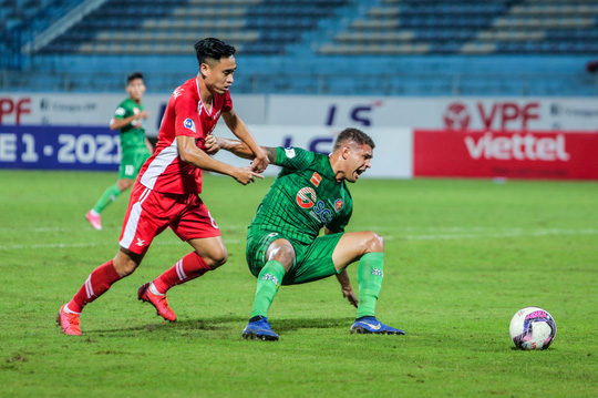 Sài Gòn FC thay tướng chưa đổi vận, Than Quảng Ninh gây bất ngờ - Ảnh 6.
