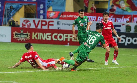 Sài Gòn FC thay tướng chưa đổi vận, Than Quảng Ninh gây bất ngờ - Ảnh 11.