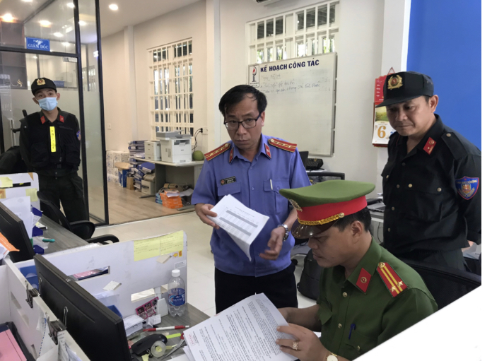 Khám xét 9 địa điểm, bắt Tổng Giám đốc Công ty Phúc Lâm - Ảnh 2. Khám xét 9 địa điểm, bắt Tổng Giám đốc Công ty Phúc Lâm - Ảnh 2.