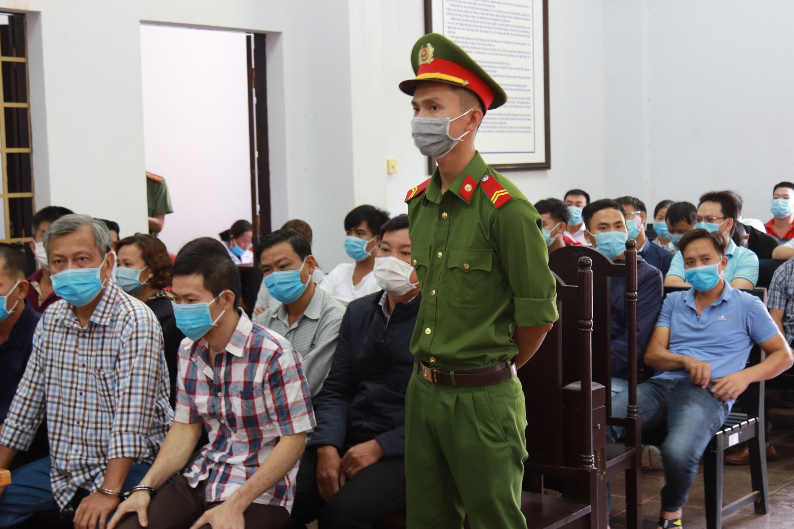 Toàn cảnh phiên tòa xét xử đường dây sản xuất xăng giả của Trịnh Sướng - Ảnh 11.
