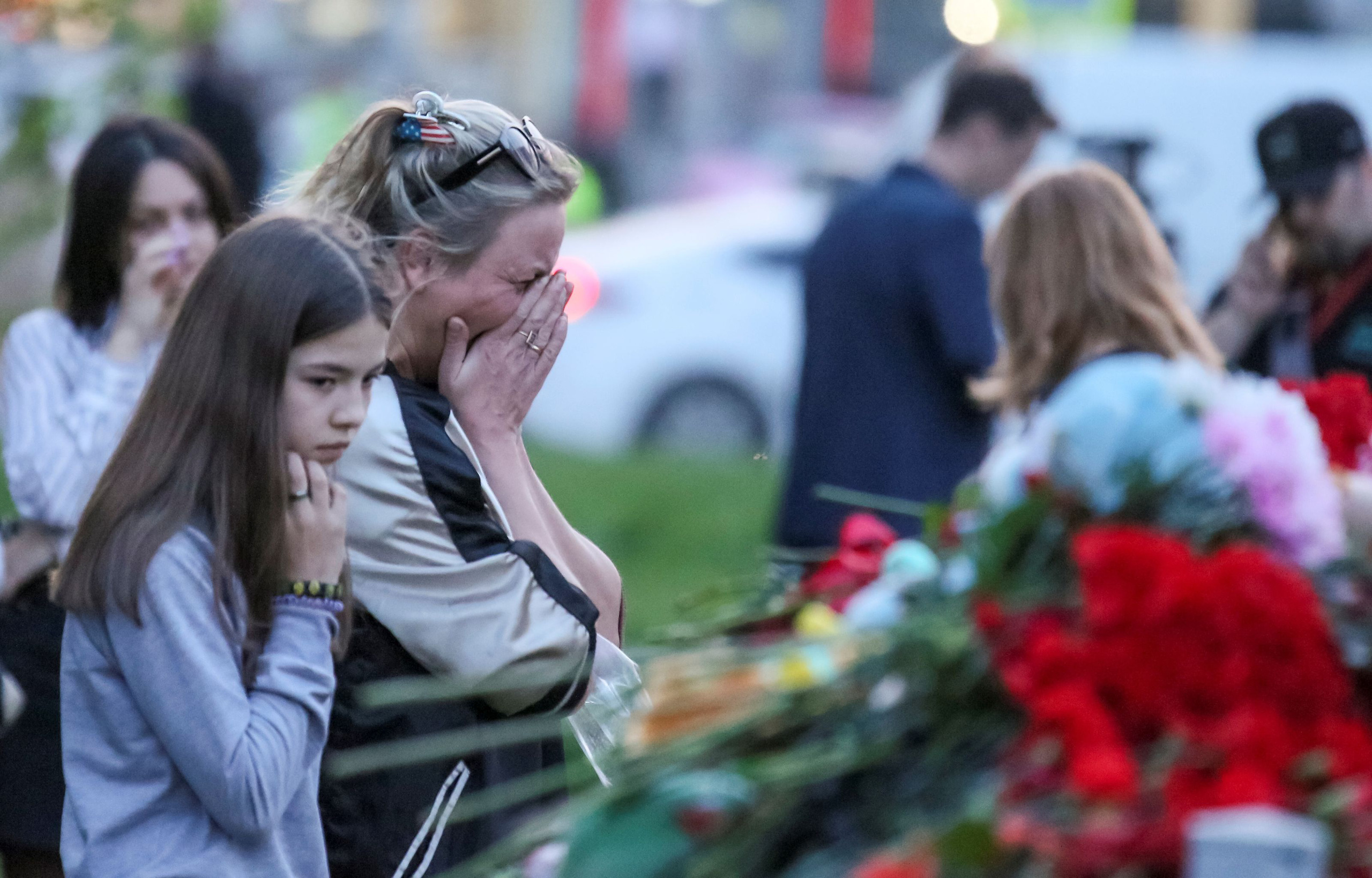 Губа прощание. Похороны детей в Казани погибших в 175 школе. Казань трагедия в школе 2021.