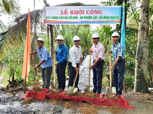 CEP xây cầu dân sinh cho người nghèo tại tỉnh Vĩnh Long - Ảnh 1.
