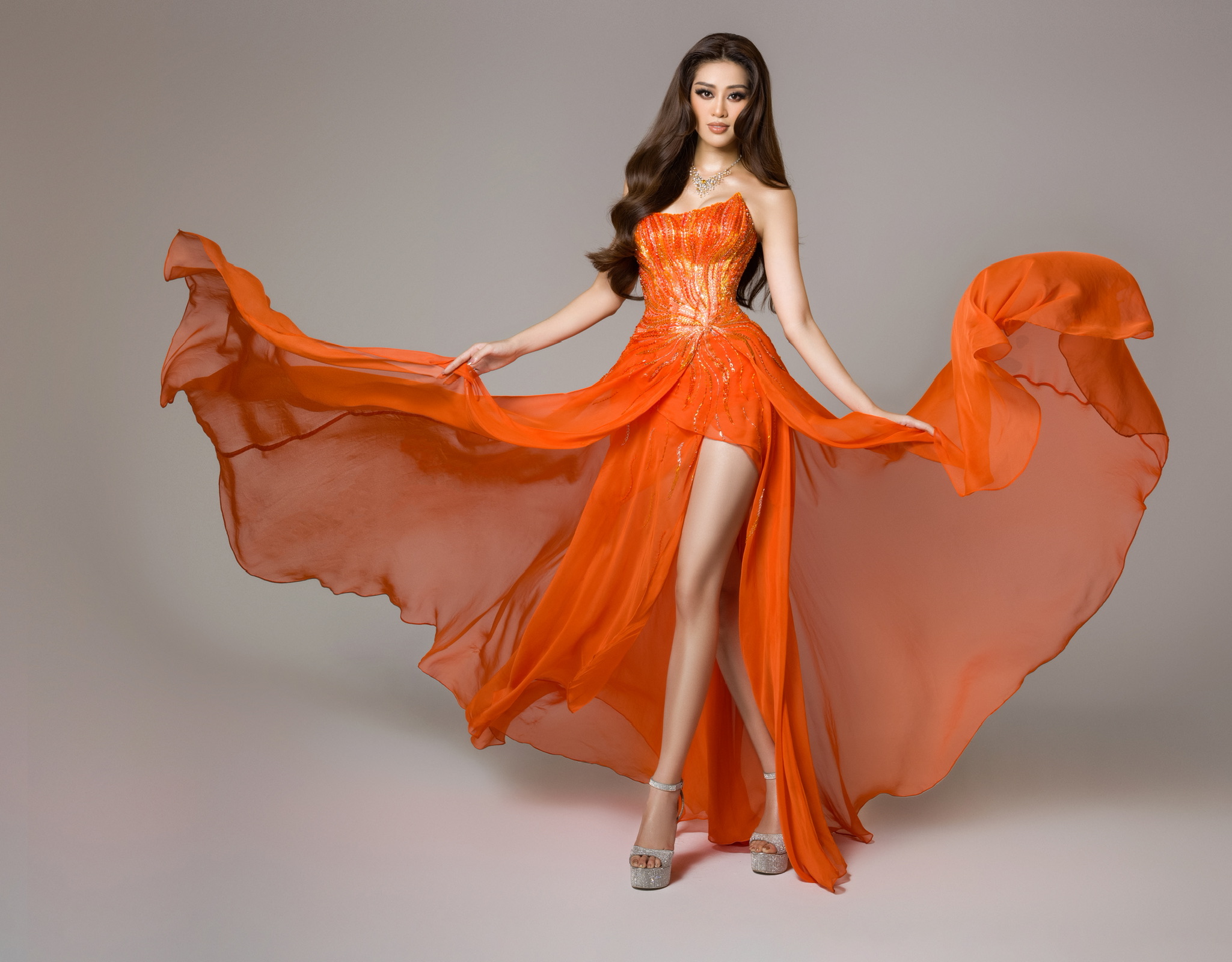 Ý nghĩa chiếc váy cam của hoa hậu Khánh Vân tại bán kết Hoa hậu Hoàn vũ 2020 - Ảnh 9.