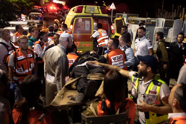 Israel: Sập khán đài giáo đường, gần 170 người thương vong - Ảnh 1.