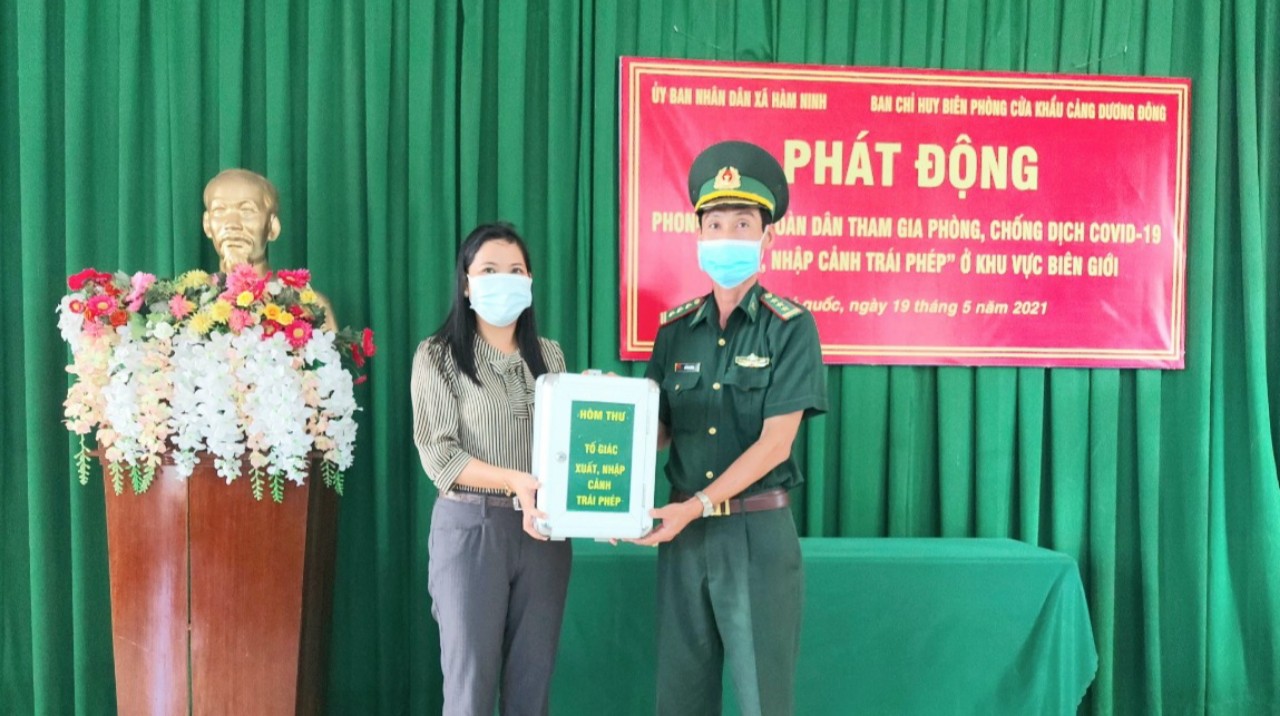 Biên phòng Phú Quốc phát động phong trào toàn dân tham gia phòng chống Covid-19 - Ảnh 1.