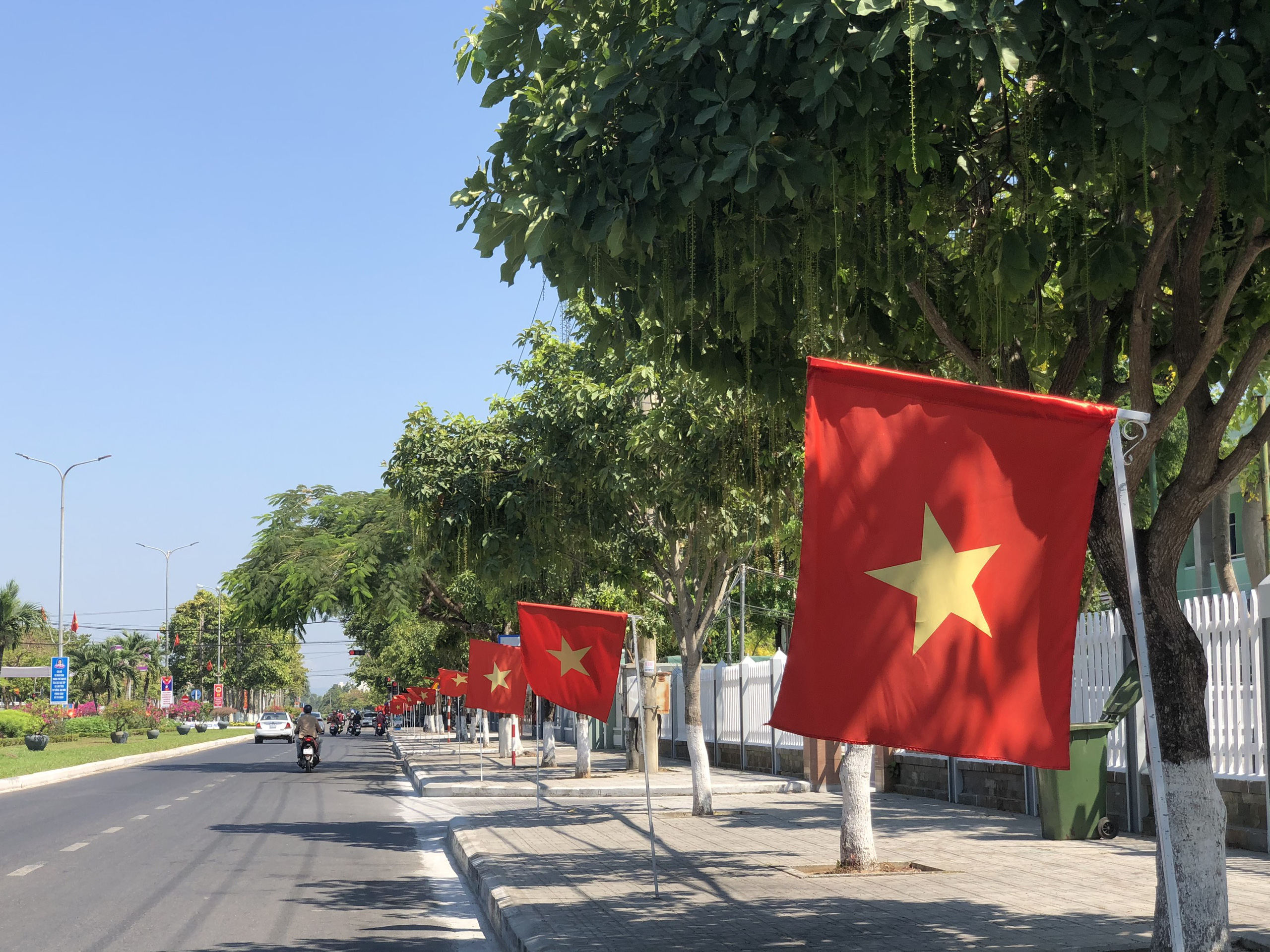 Đường phố rực cờ hoa, hơn 1,1 triệu cử tri Quảng Nam sẵn sàng đi bầu cử - Ảnh 19.