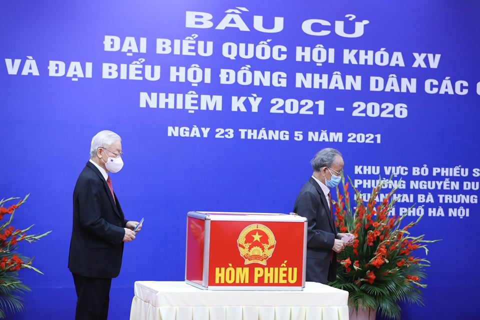 Những hình ảnh Tổng Bí thư Nguyễn Phú Trọng bỏ phiếu bầu cử - Ảnh 7.