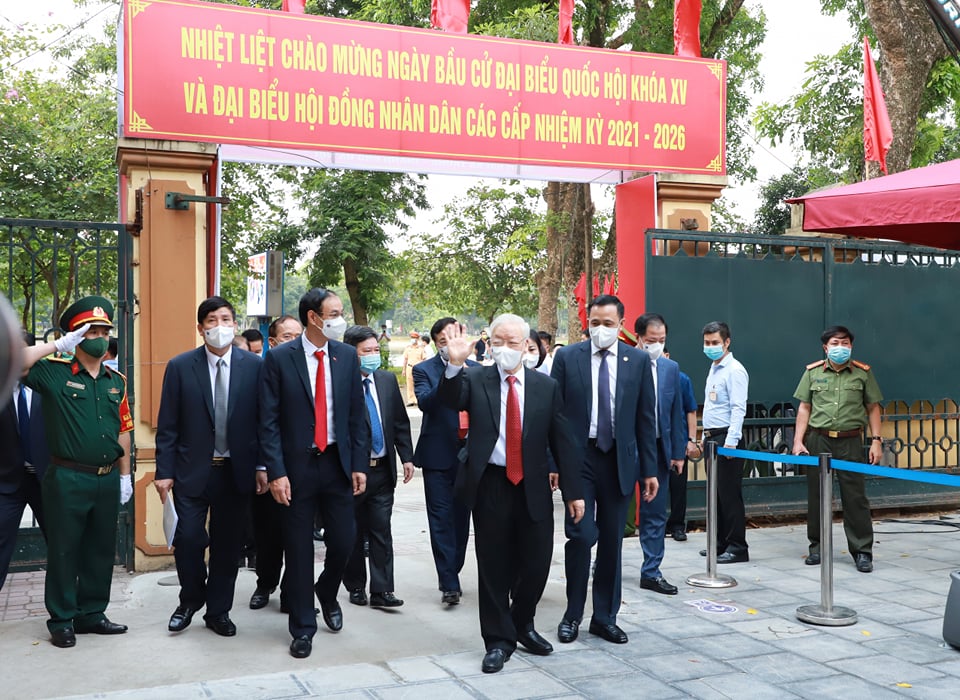 Những hình ảnh Tổng Bí thư Nguyễn Phú Trọng bỏ phiếu bầu cử - Ảnh 3.