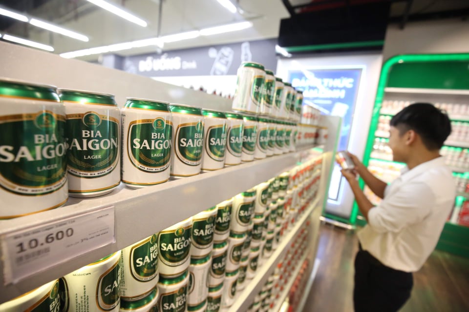 Tiêu thụ rượu bia ở Việt Nam tăng bất chấp dịch Covid-19 - Ảnh 1.