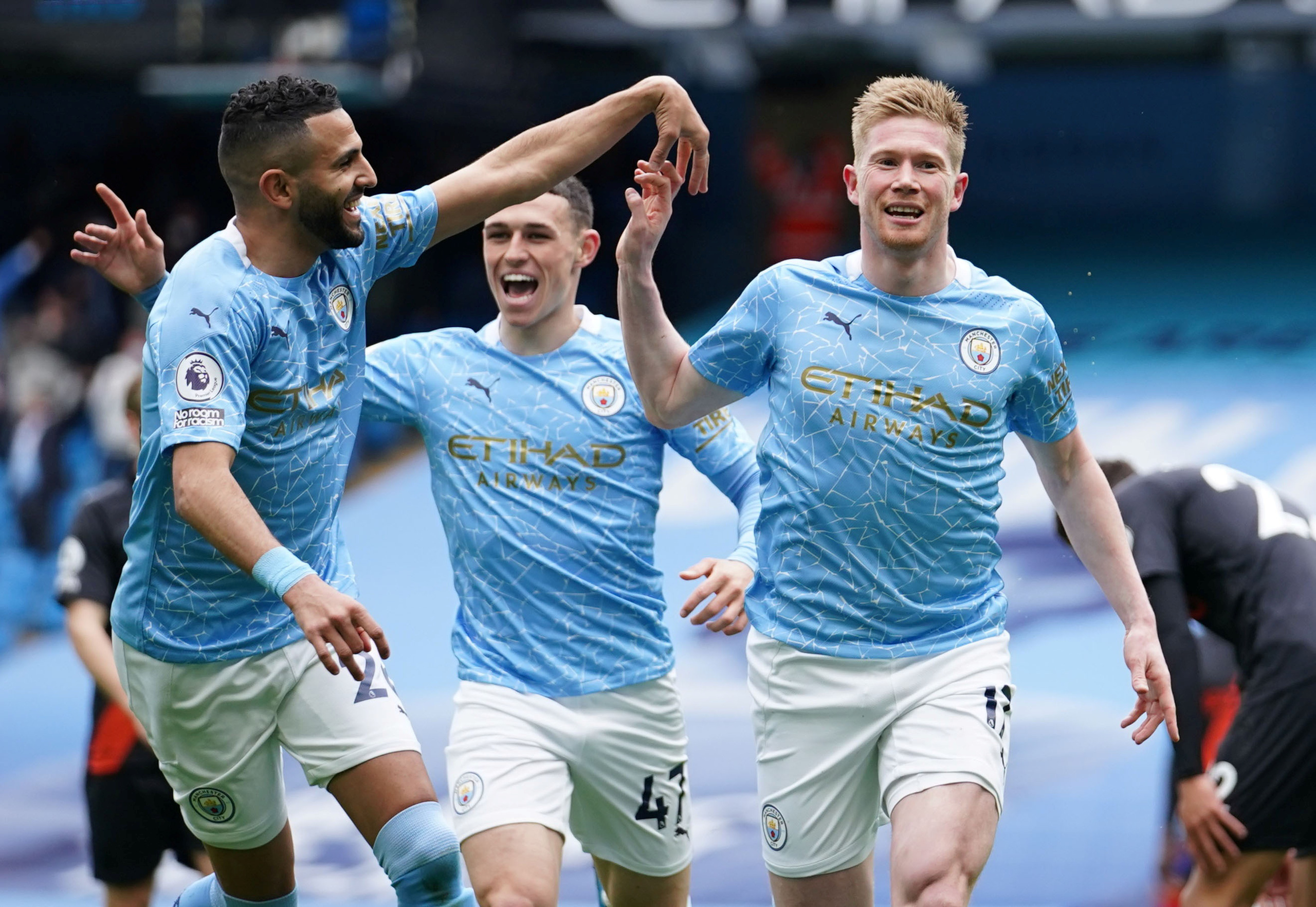 Đại tiệc nâng cúp vô địch, Man City tri ân người hùng Aguero - Ảnh 6.