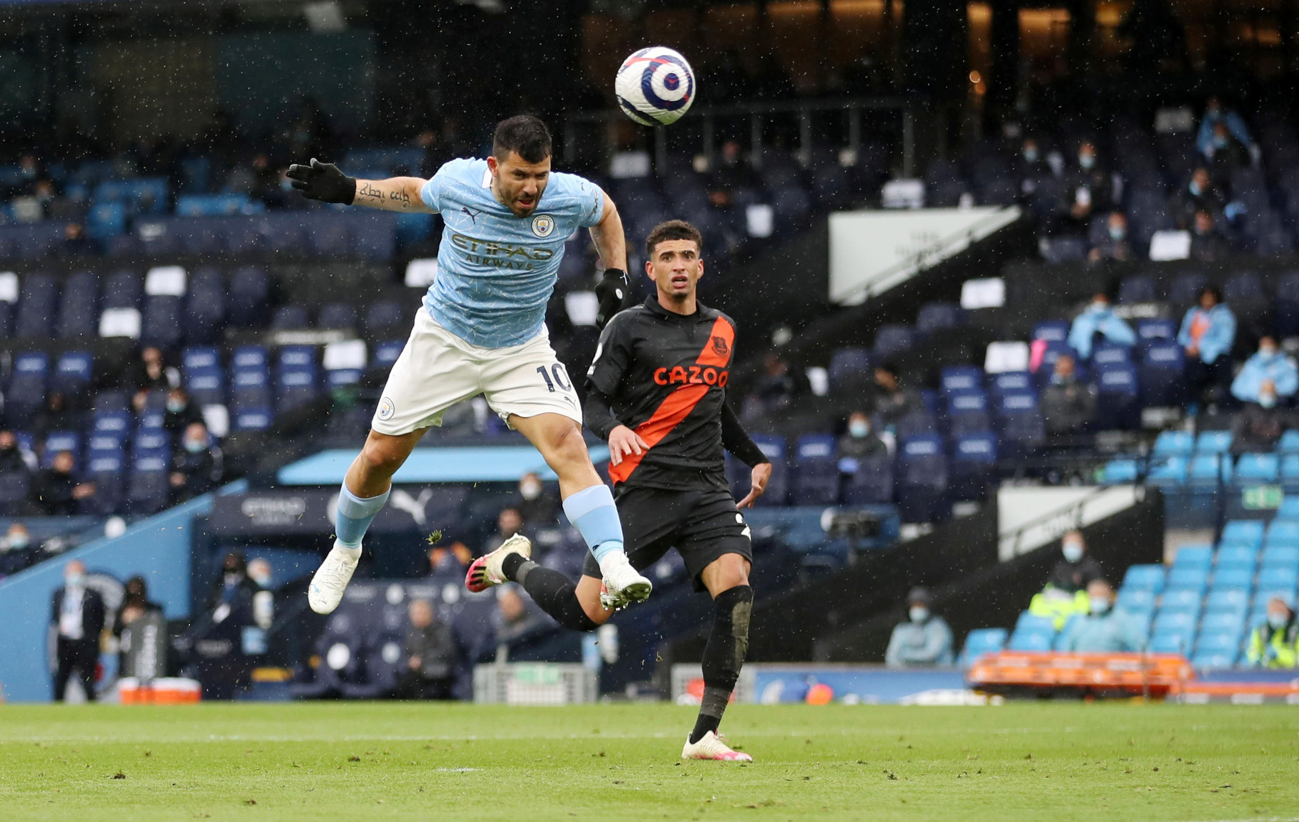 Đại tiệc nâng cúp vô địch, Man City tri ân người hùng Aguero - Ảnh 12.